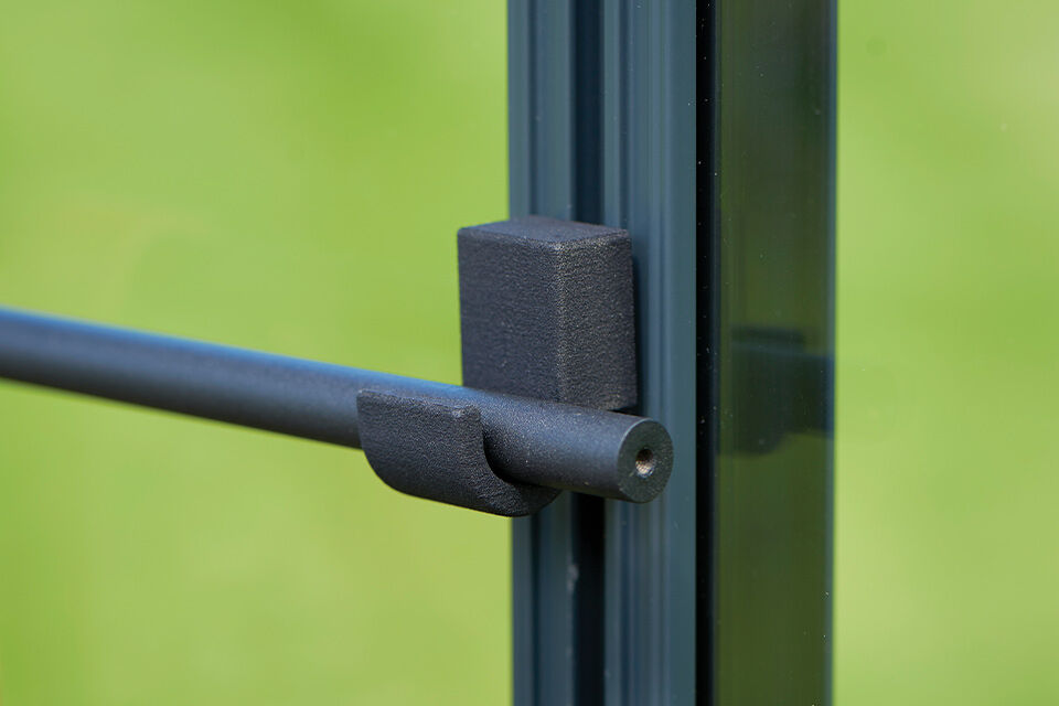 Ophanghaken voor in je tuinkas Haken om dingen aan op te hangen in de tuinkas.